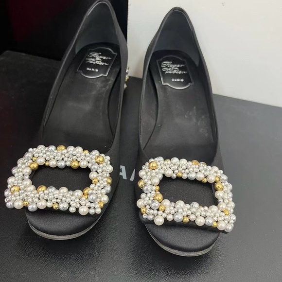 Roger Vivier - Picture 3 of 5